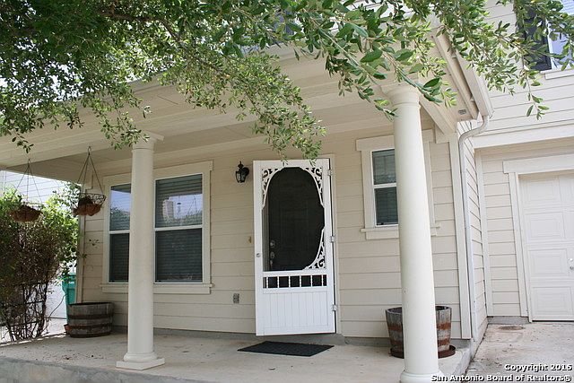 2nd image of 422 Hampton Cv
