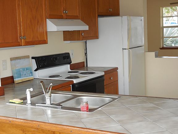 3rd image of 33 Palmetto Dr