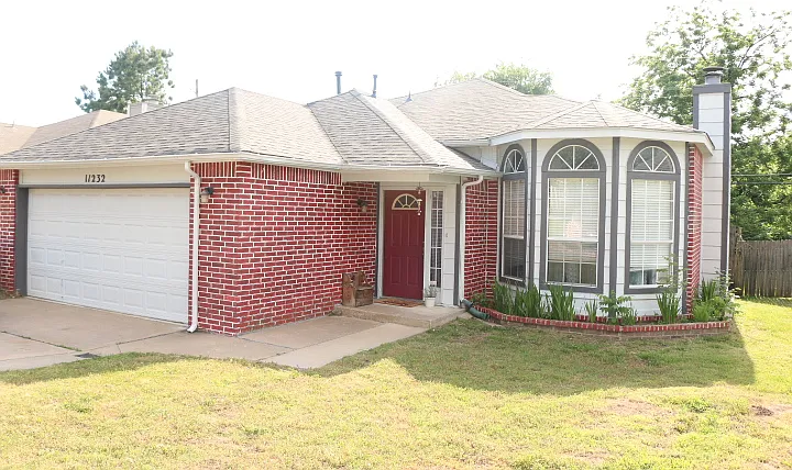11232 S Nandina Ave — Photo 1