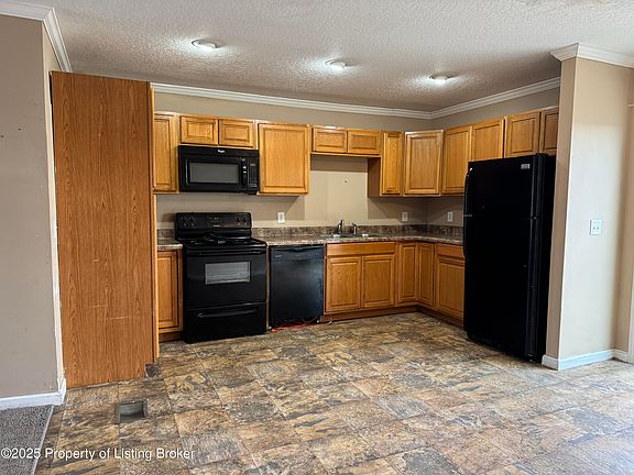 2nd image of 329 25th Ave NE