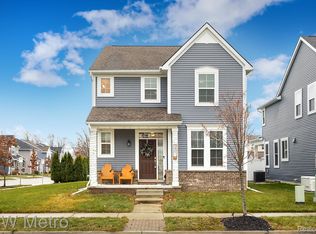 2401 Massoit Rd, Royal Oak, MI 48073