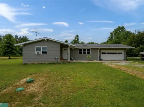 1235 Hyde Oakfield Rd, North Bloomfield, OH 44450