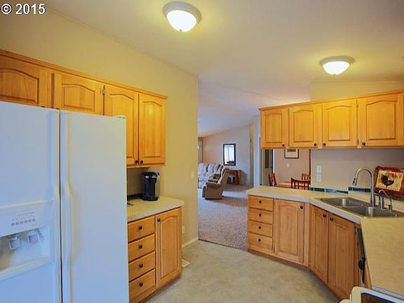 3rd image of 11316 NE 28th St Unit 28