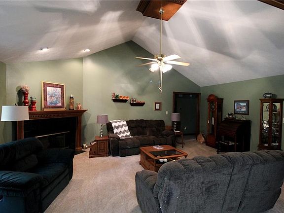 5th image of 639 Peach Tree Ct