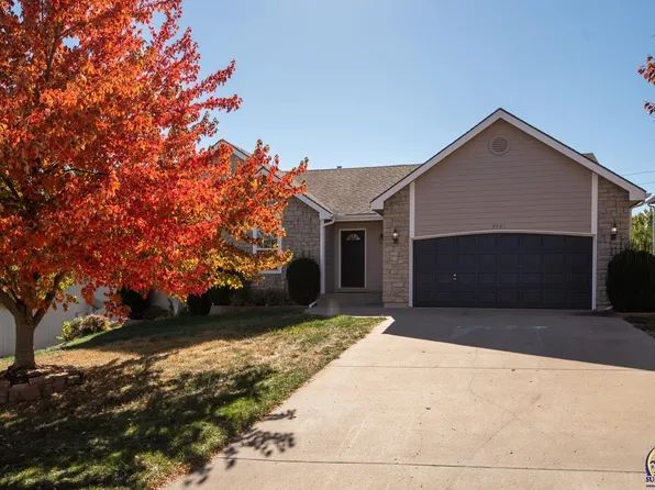 3421 Tillerman Dr, Lawrence, KS 66049