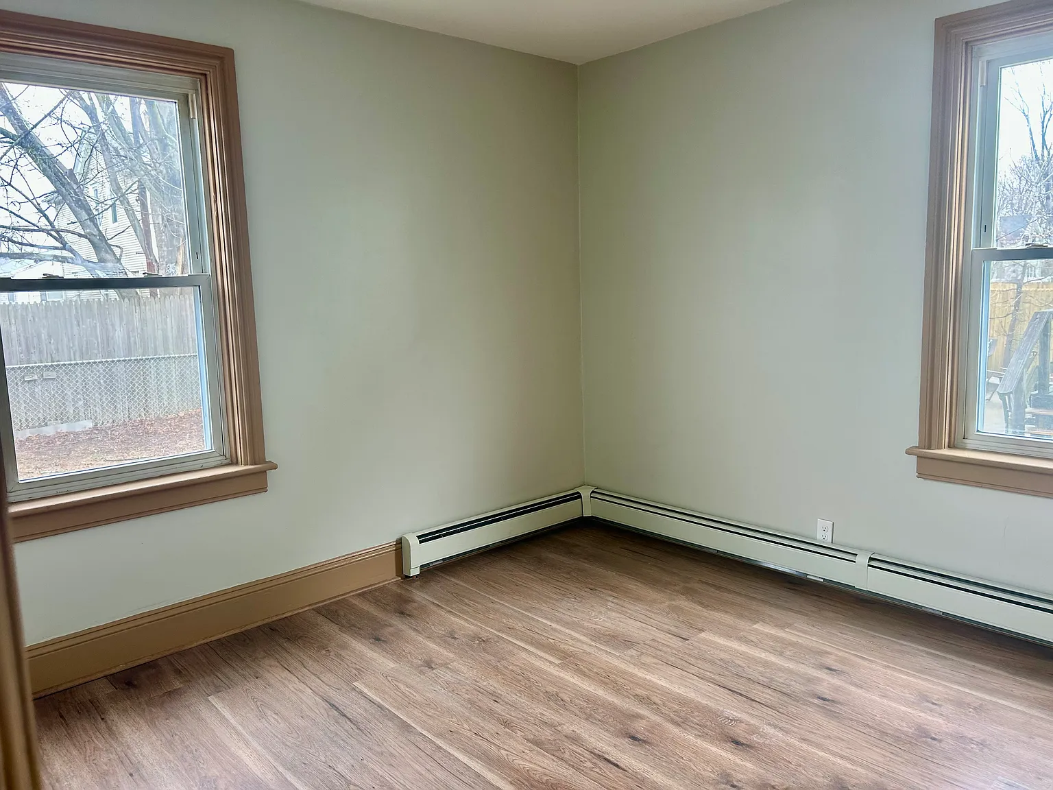 90 Vandewater St — Photo 3
