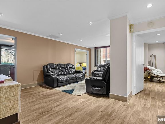4th image of 326 Prospect Ave APT 1A