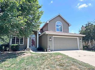 5724 SW Westport Cir, Topeka, KS 66614