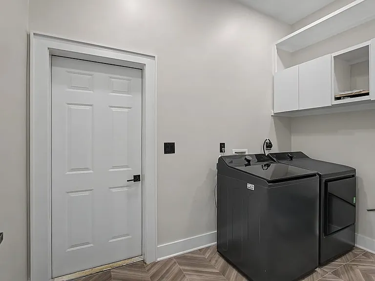 2111 Cahal Ave — Photo 45