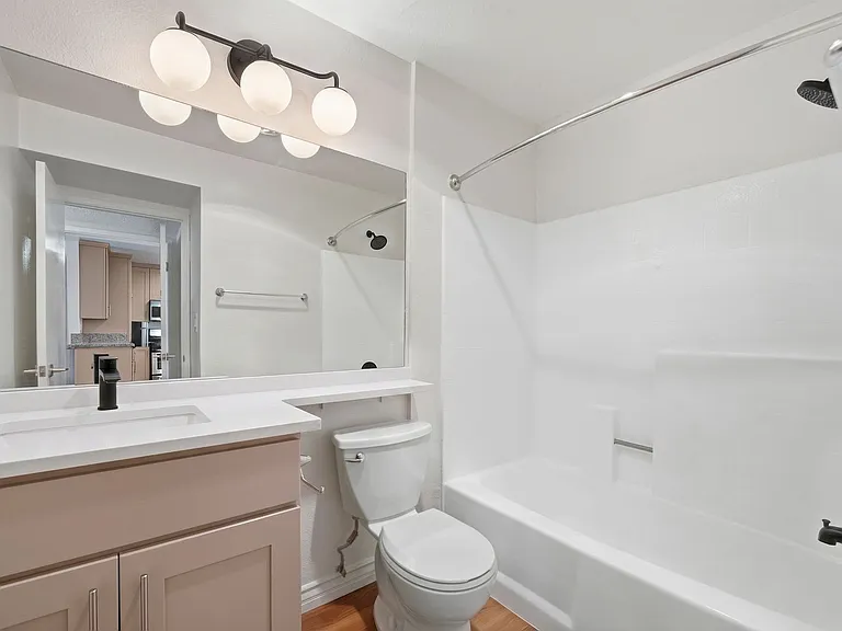 TALA Local at 832 Croft — Photo 7