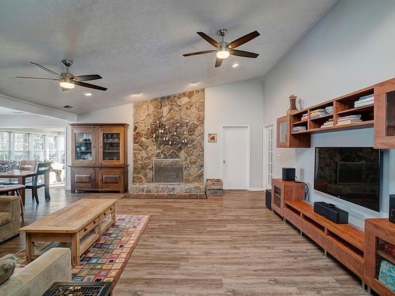 2nd image of 41 Parkcreek Ct