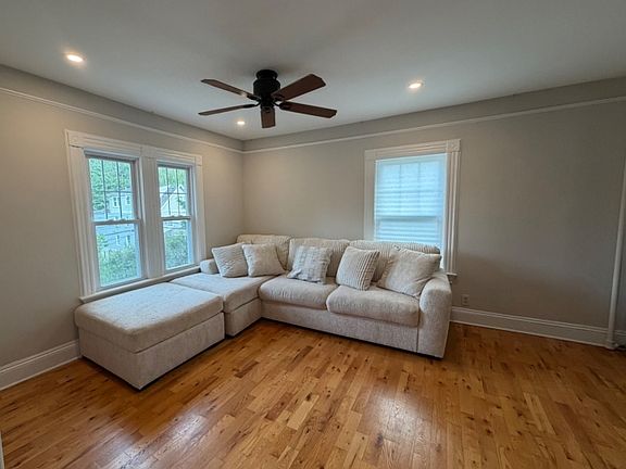 4th image of 39 Budd St #2