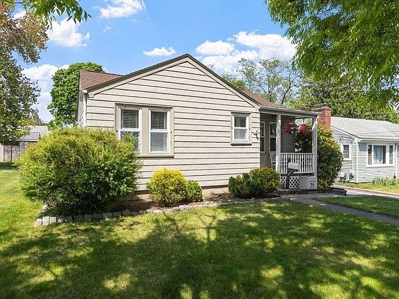 2nd image of 62 Gardiner Ave