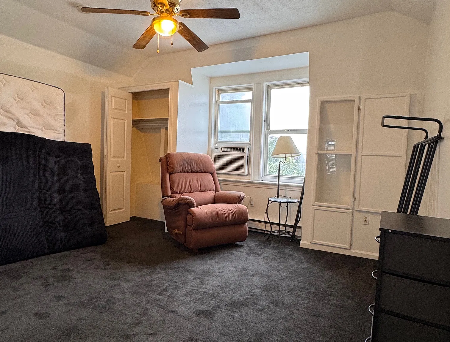 1 bed, $1,000 — Photo 4