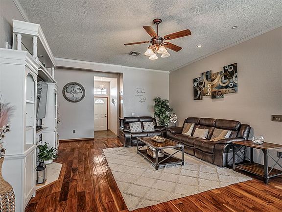 4th image of 17304 Sun River Ct