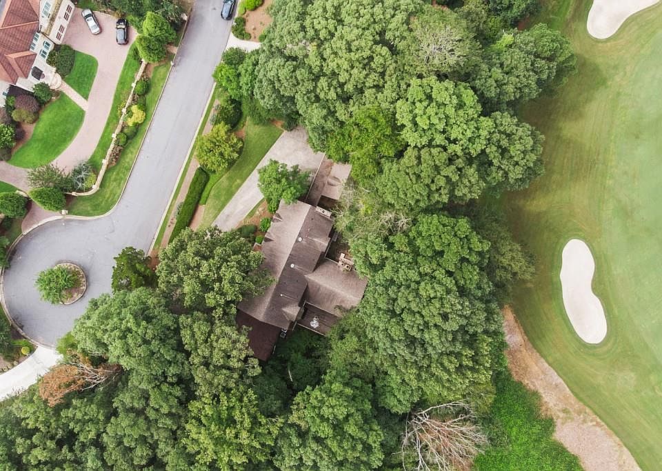 1st image of 725 River Knoll Dr SE