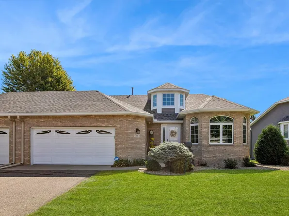 3012 Highpointe Curv, Roseville, MN 55113