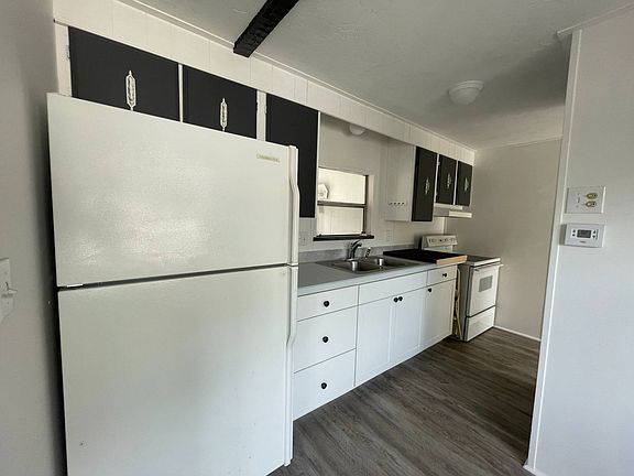 5th image of 170 N Yonge St Lot 23
