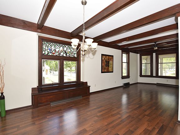 Dining room w/stained glass