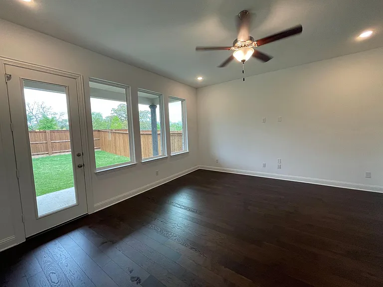 Living area with beautiful out sideview