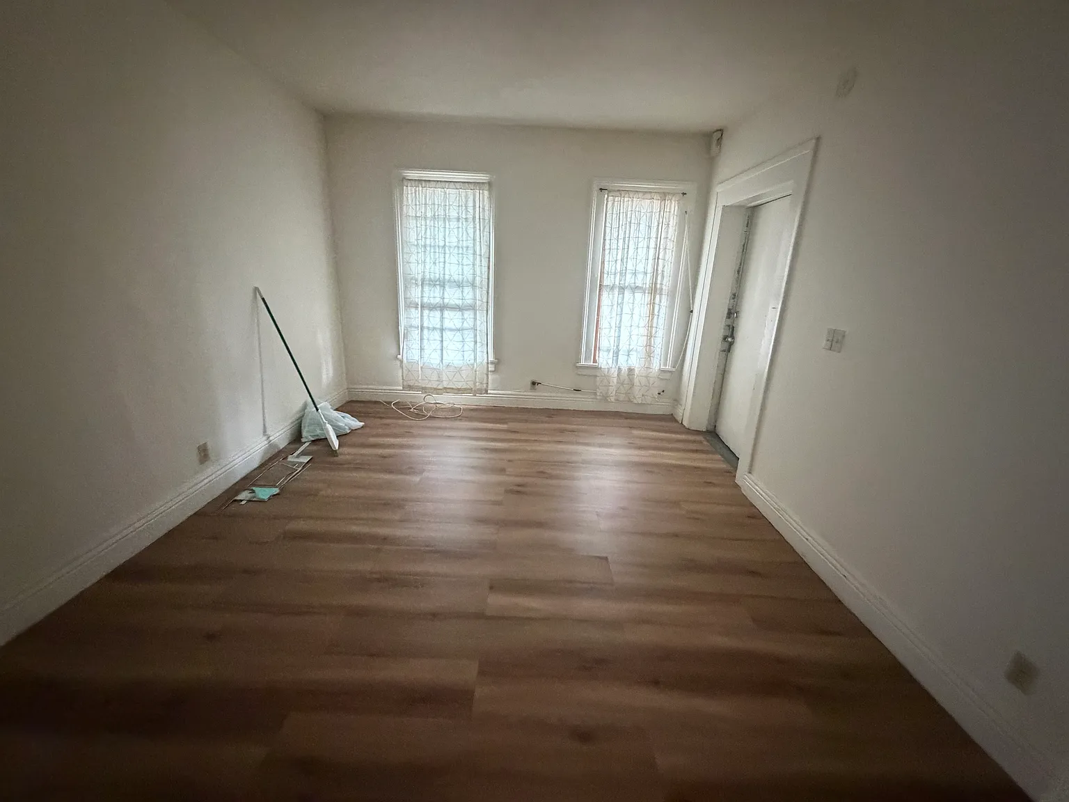 2 bed, 1000 sqft, $1,250 — Photo 4