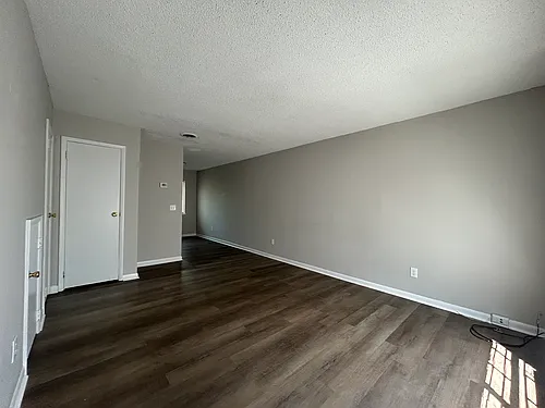 1011 Waring St Photo 1