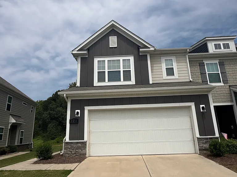 223 Harpers Run Ln — Photo 1