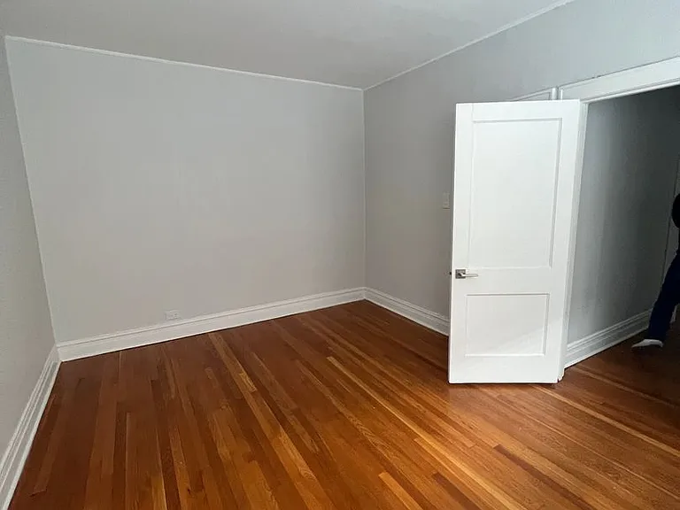 605 Hinman — Photo 14