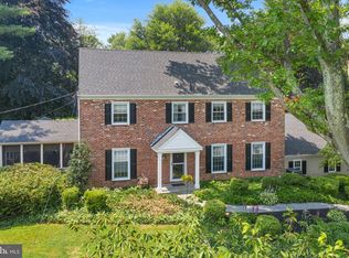 19 Stonehenge Ln, Malvern, PA 19355