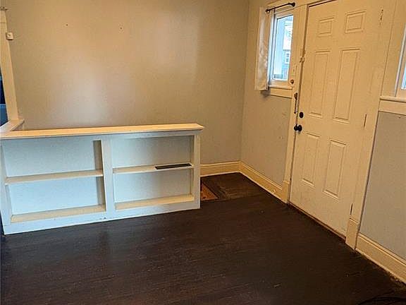 3rd image of 59 E Jennings Ave