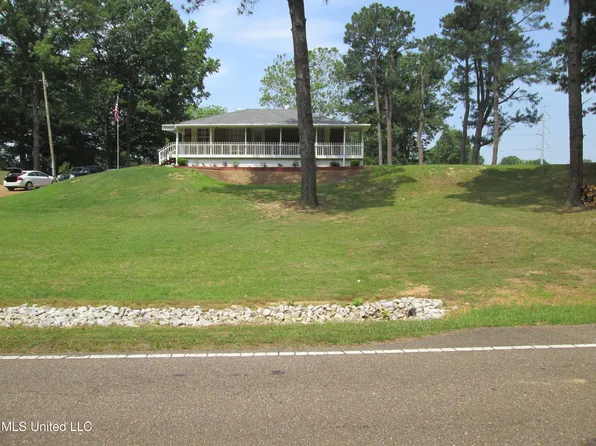 1625 Baptist Rd, Nesbit, MS 38651
