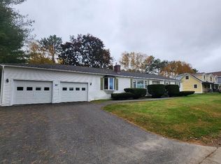 10 Field St, Millinocket, ME 04462