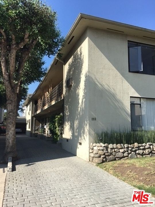 1st image of 1315 N Poinsettia Pl APT 4