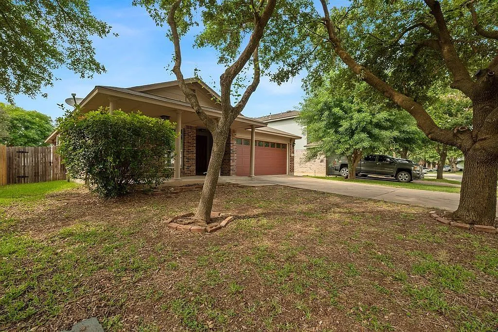 3 bed, 2.0 bath, 1528 sqft, $2,100 — Photo 1