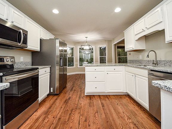 3rd image of 1916 Lenox Ct NW