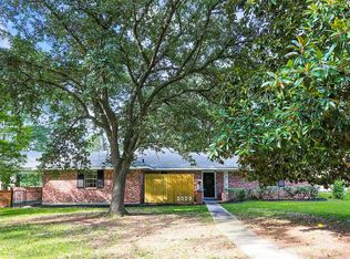 2009 Timberlane St, Conroe, TX 77301