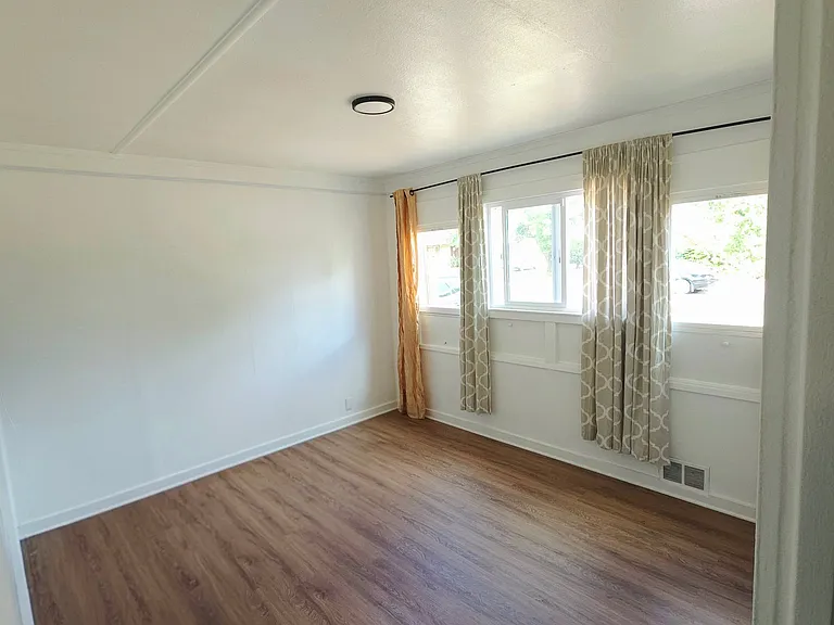 8122 NE Wygant St — Photo 16