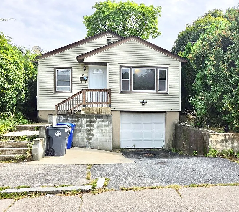 39 Standish Ave