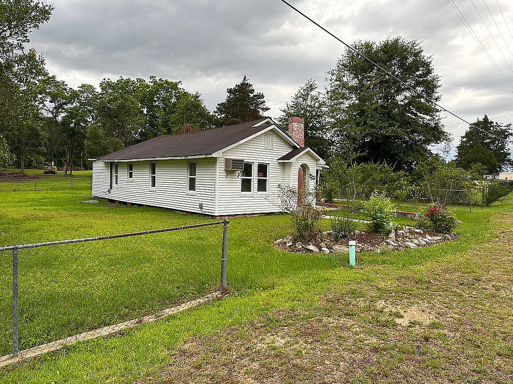 712 S Commerce St, Geneva, AL 36340 Zillow