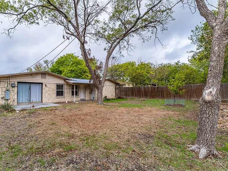 467 Shannon Lee St — Photo 17