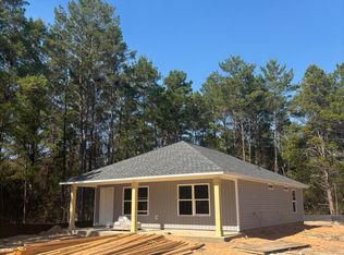 27 Pansy Ln, Defuniak Springs, FL 32433