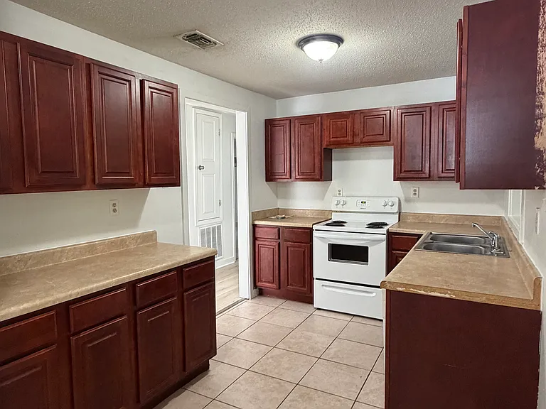 341 East Dr — Photo 14