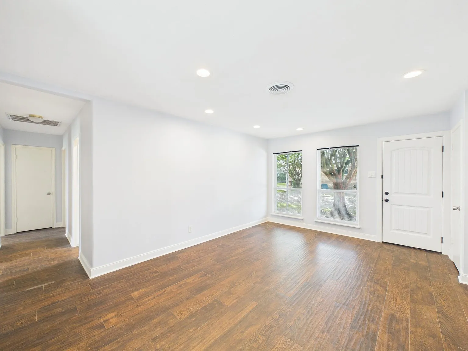 5627 Winsome Ln — Photo 3