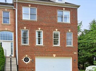 4050 Laar Ct, Fairfax, VA 22033