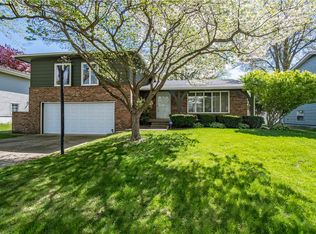 4492 N Adams Dr, Decatur, IL 62526