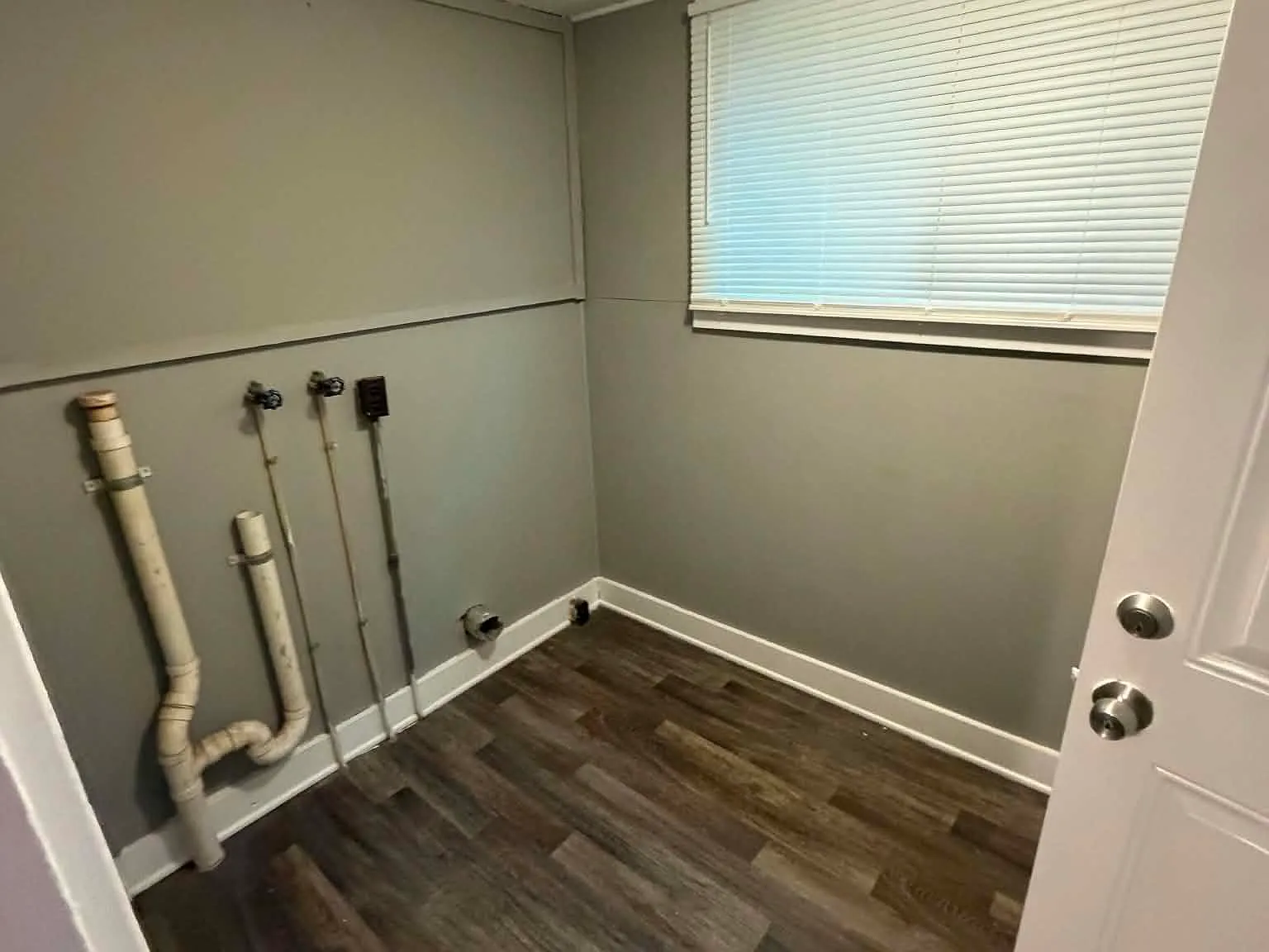 4 bed, 1272 sqft, $1,700 — Photo 3