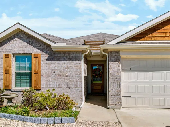 1206 Hidden Valley Dr, Chandler, TX 75758