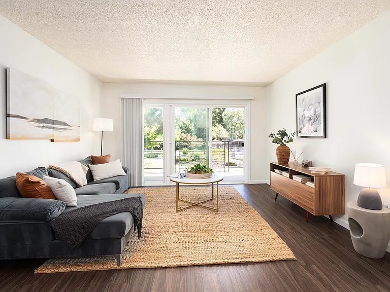 Living Room | Creekwood Apartments | Apartments for rent in Hayward, CA