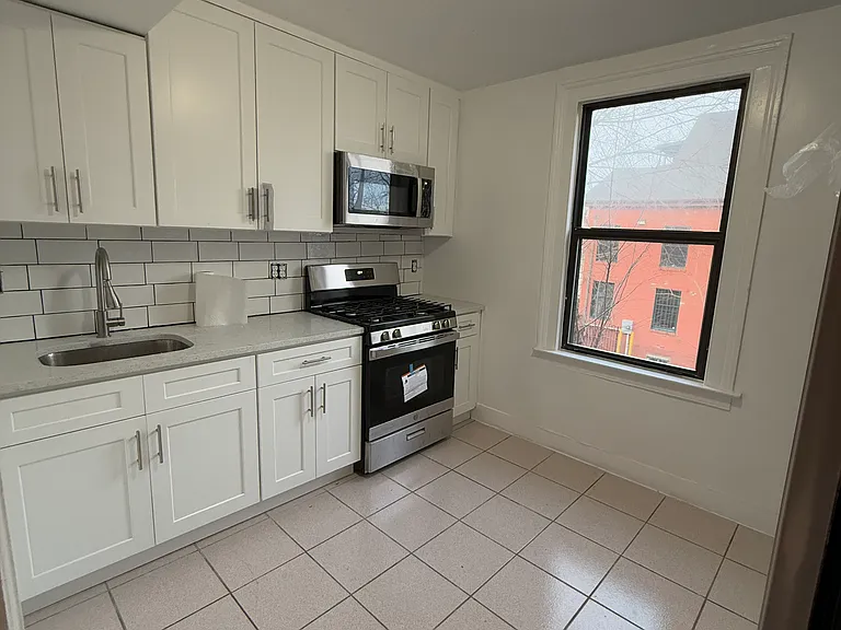72 Cedar St #2 — Photo 8