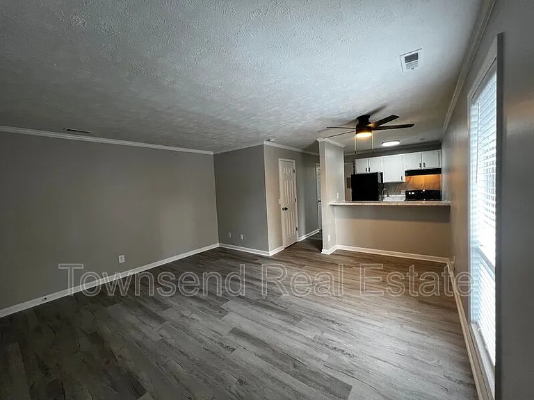 5874H Century Oaks Dr — Photo 2